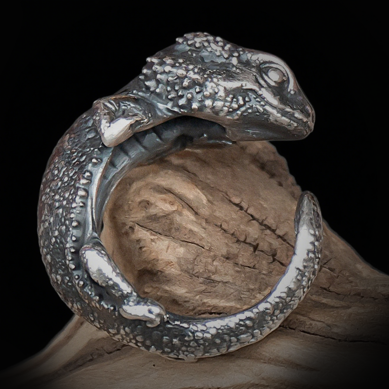 Lizard cuff bracelet for men and women, stainless steel, polished, adjustable