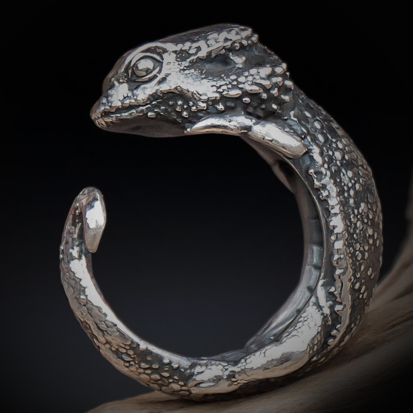 Lizard cuff bracelet for men and women, stainless steel, polished, adjustable